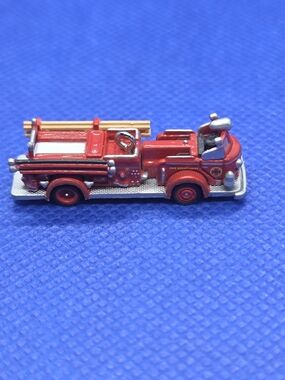 VTG Hallmark Mini Fire Truck Ornament